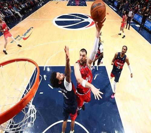 米切尔首节,三分爆发,次节稍逊色,开云体育,开云体育官网,开云体育app,开云体育平台,KAIYUN,SPORTS,kaiyun登录入口