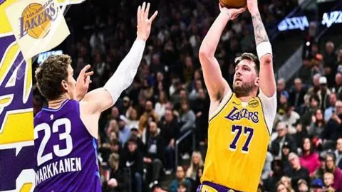 全能若卡：足球场上的技艺与智慧并存者